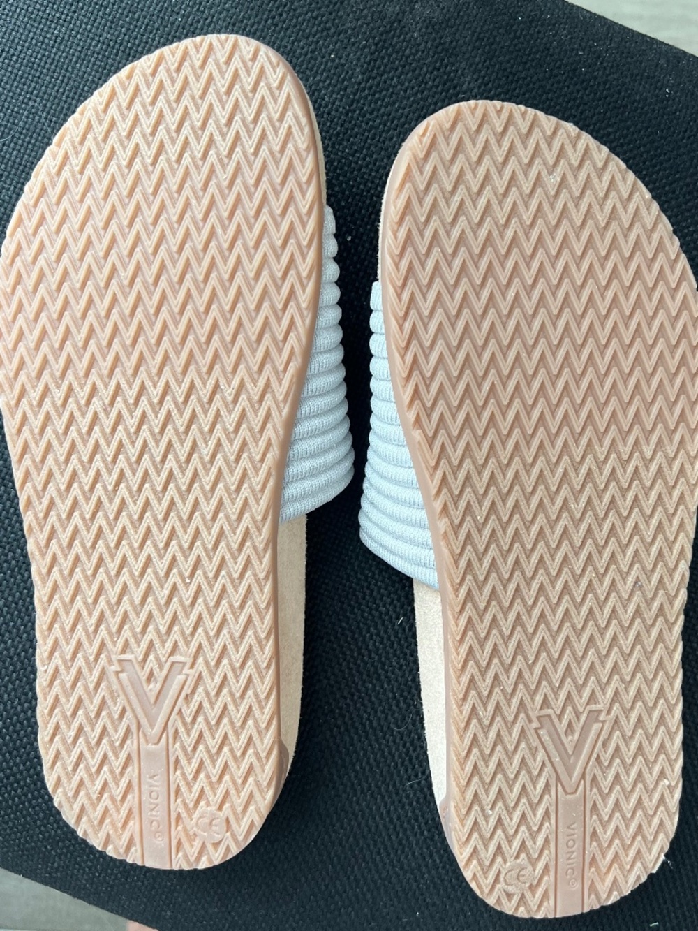 Vionic Evie knit slide sandal in vapor silver NIB 6.5 Wide - Picture 2 of 4
